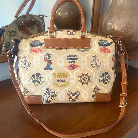 Dooney&Bourke Disney 2011 Cruiseline collectors satchel with strap NWT - Picture 11 of 11